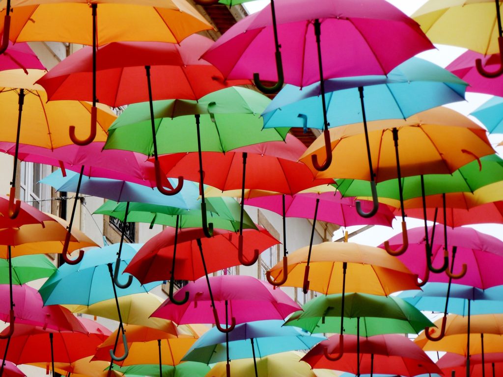 bunte Regenschirme © Pixabay 2020 / Foto: heberhard
