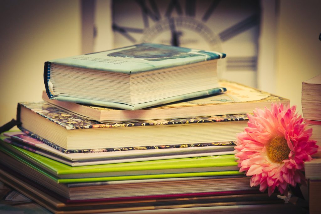 Bücherstapel © Pixabay 2020 / Foto: 9883074