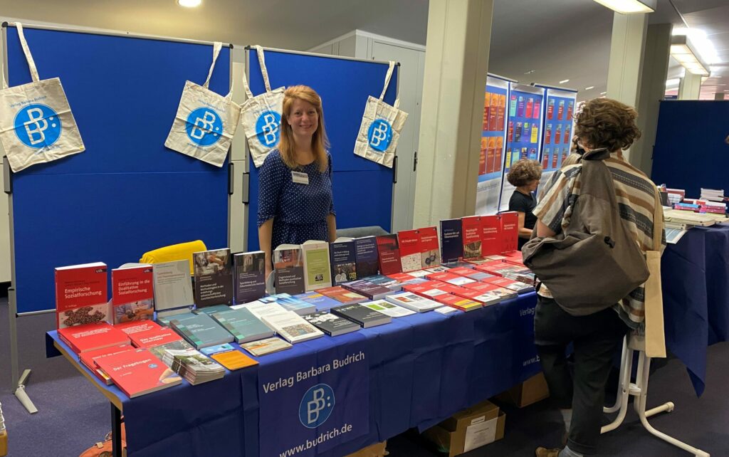 Buchertisch Verlag Barbara Budrich Berlin
