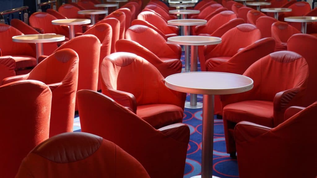 empty chairs © Pixabay 2021 / image: Mylene2401